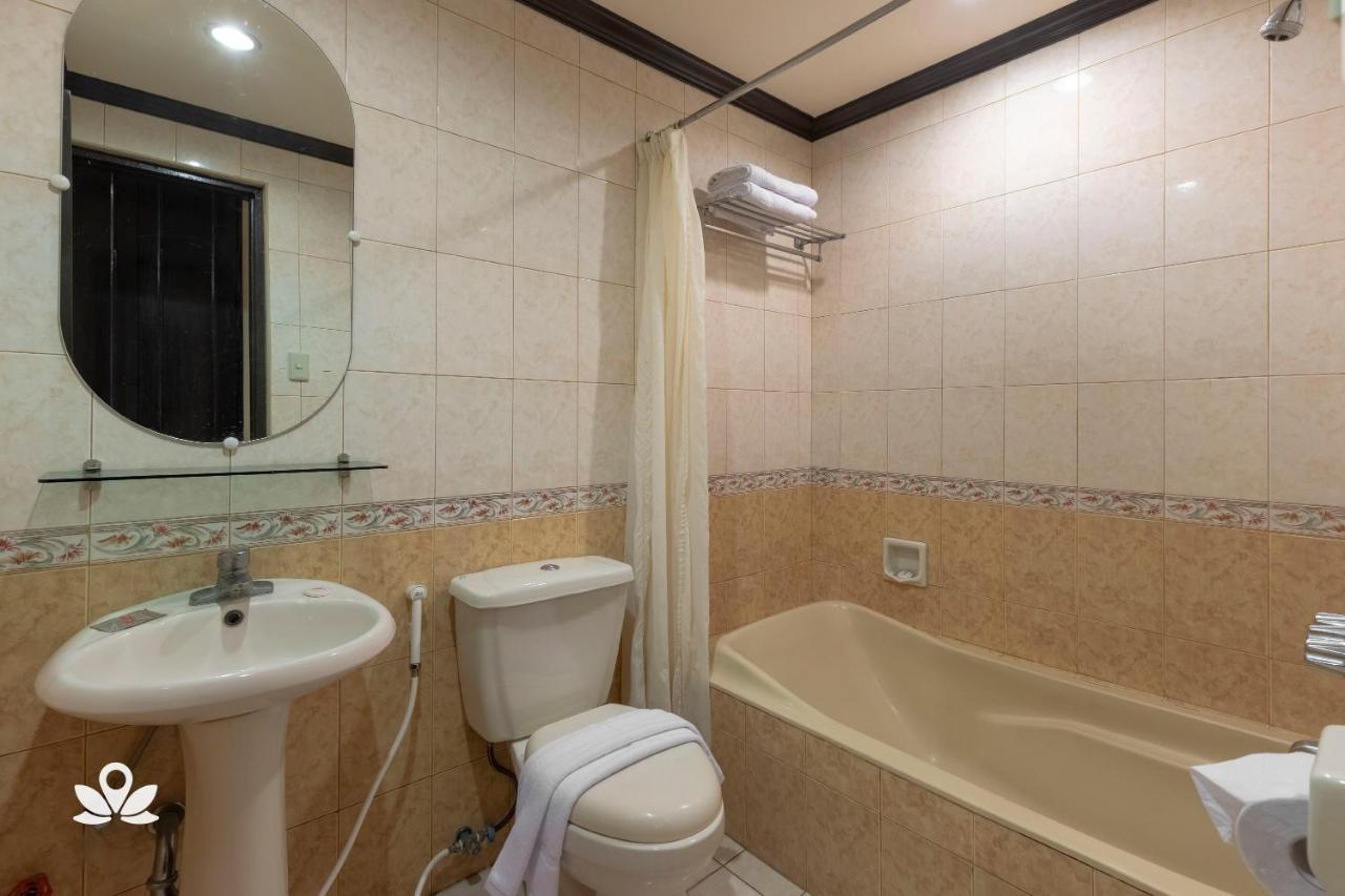 Zen Rooms Camelot Hotel Qc Quezon City Kültér fotó